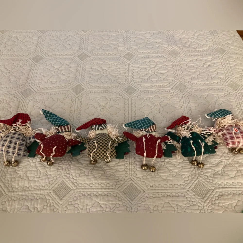 Delton Product Corp christmas elves